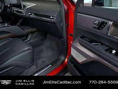 Certified 2026 Cadillac Vistiq Sport image 24