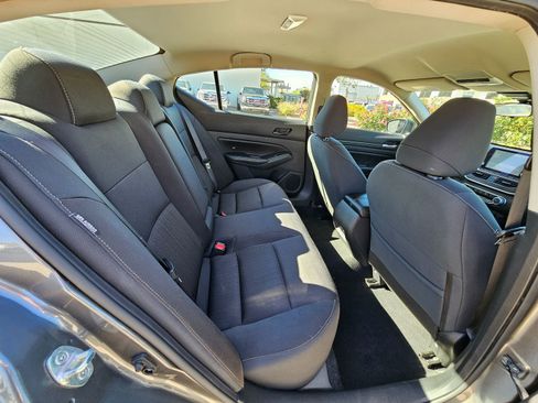 Used 2024 Nissan Altima 2.5 SV image 26