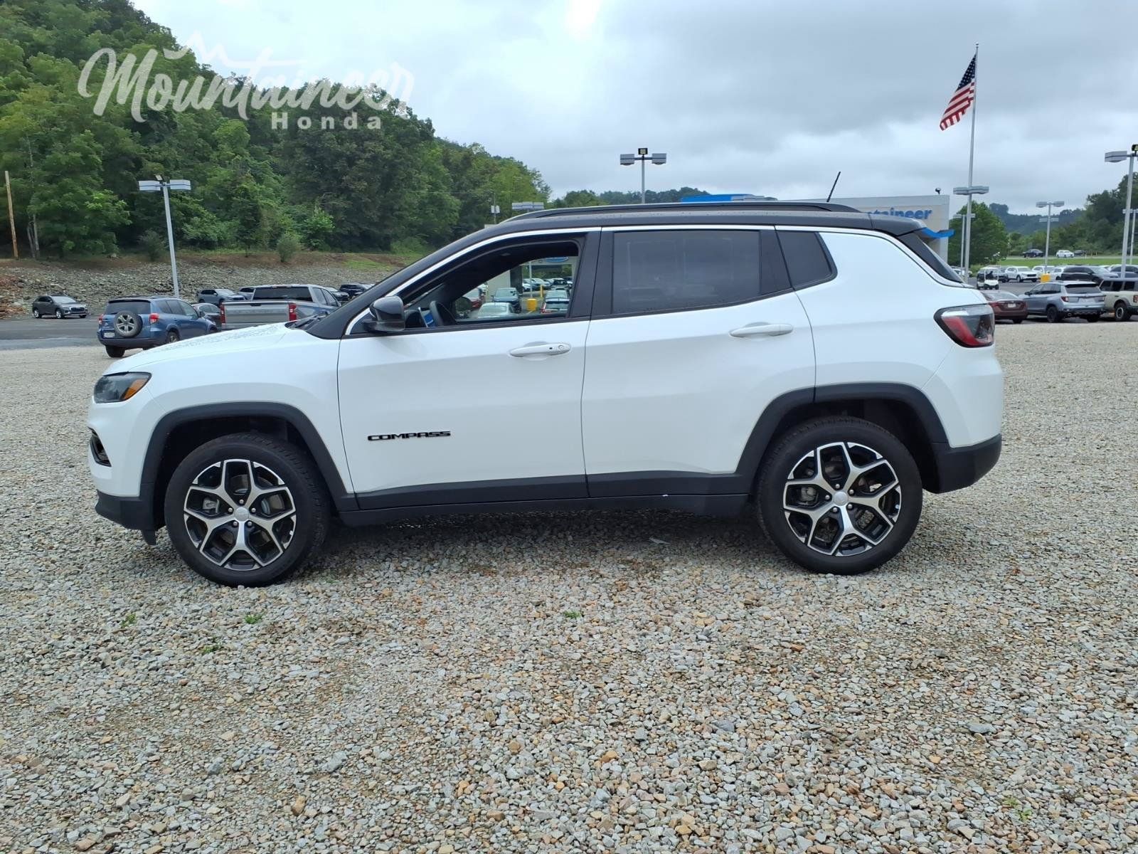 Used 2024 Jeep Compass Limited AWD/4WD image 8