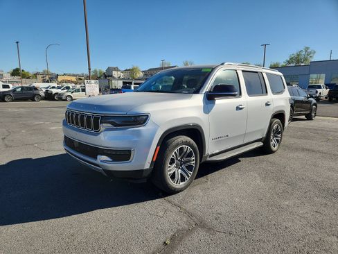 Used 2024 Jeep Wagoneer Series II image 4