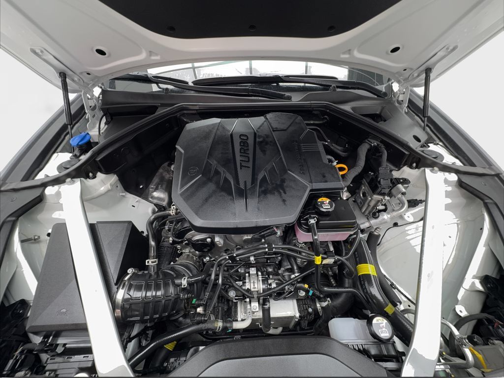Used 2025 Genesis G70 2.5T RWD image 17
