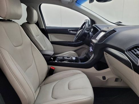 Used 2019 Ford Edge Titanium FWD image 21