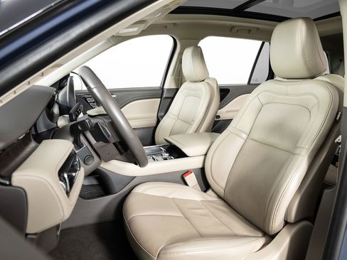 Used 2021 Lincoln Aviator Reserve w/ Class IV Trailer Tow Package image 15