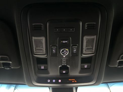 Used 2023 Chevrolet Suburban High Country AWD/4WD image 34