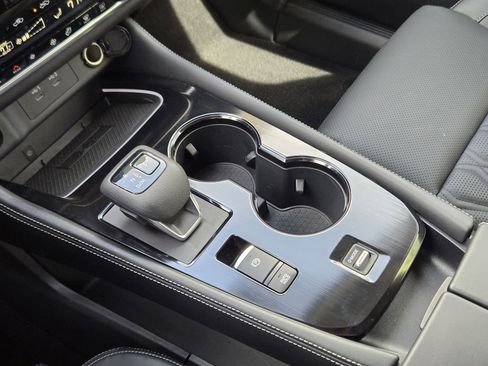 Used 2025 Nissan Rogue Platinum w/ Tech Package image 24