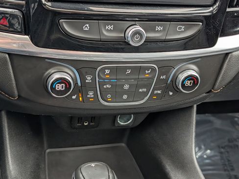 Used 2019 Chevrolet Traverse LT w/ LT Premium Package image 24