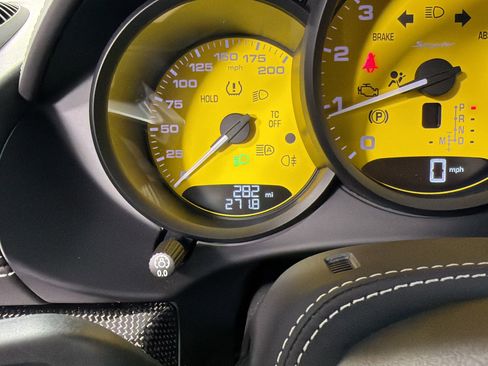 Certified 2021 Porsche 718 Boxster Spyder RWD image 18