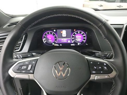 Used 2025 Volkswagen Atlas Cross Sport SEL AWD/4WD image 18