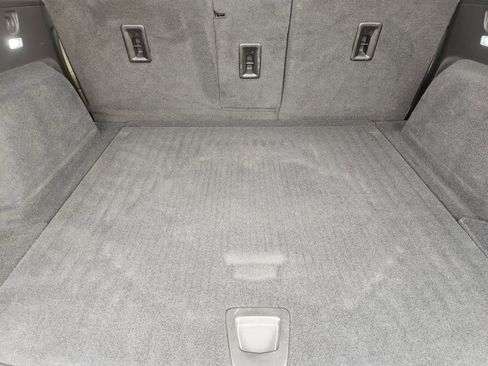 Used 2019 Cadillac XT5 FWD image 36