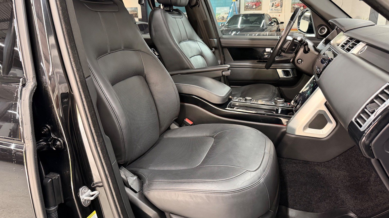 Used 2022 Land Rover Range Rover P525 Westminster Edition AWD/4WD image 37