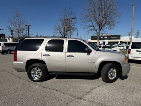 Used 2007 GMC Yukon SLE image 2