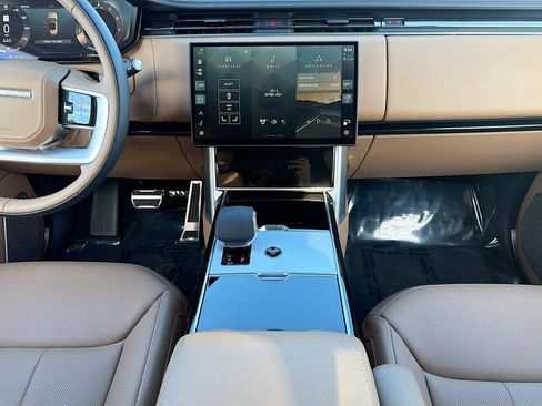 Used 2025 Land Rover Range Rover Autobiography image 19