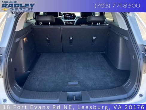 Certified 2025 Chevrolet Trax LT FWD image 11