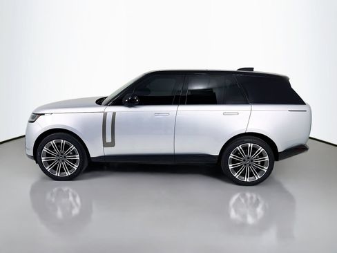 Used 2025 Land Rover Range Rover SE AWD/4WD image 4
