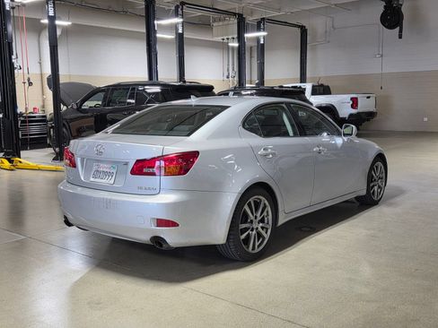 Used 2008 Lexus IS 250 w/ Premium Pkg RWD image 7
