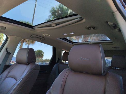 Used 2020 Buick Enclave Avenir w/ Avenir Technology Package image 20