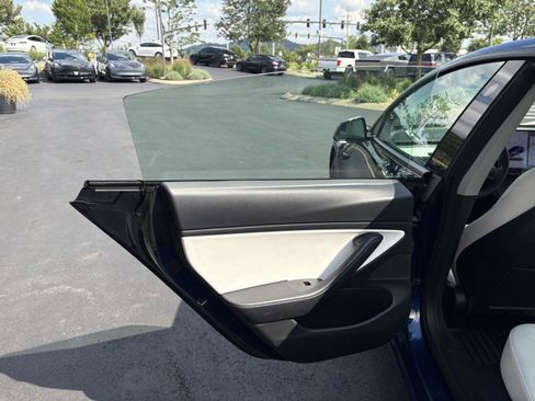 Used 2021 Tesla Model 3 Standard Range Plus RWD image 12