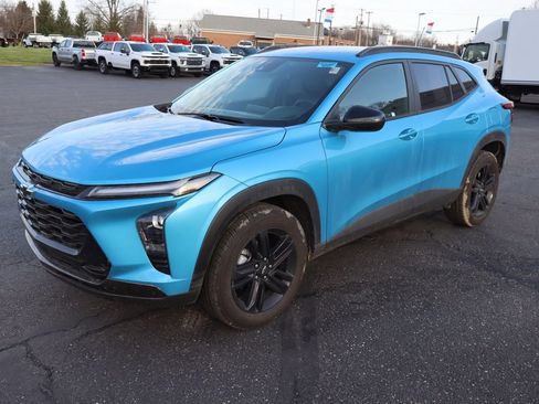 Used 2025 Chevrolet Trax ACTIV w/ Driver Confidence Package image 2