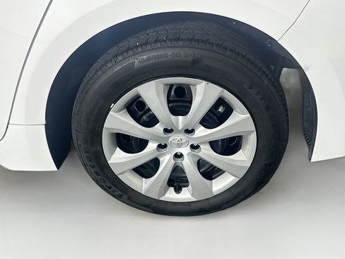 Used 2024 Toyota Corolla LE FWD image 11