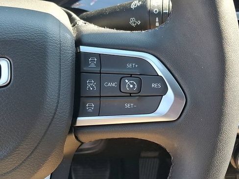 Used 2025 Jeep Compass Limited AWD/4WD image 23
