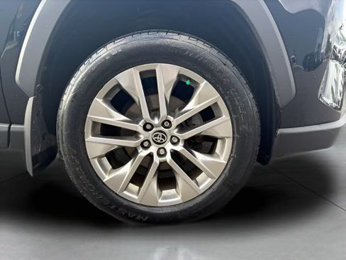 Used 2021 Toyota RAV4 XLE Premium AWD/4WD image 25