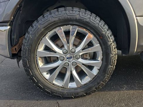 Used 2016 Ford F150 Lariat w/ Equipment Group 502A Luxury AWD/4WD image 9