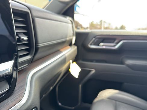 Used 2025 GMC Sierra 1500 SLT image 19