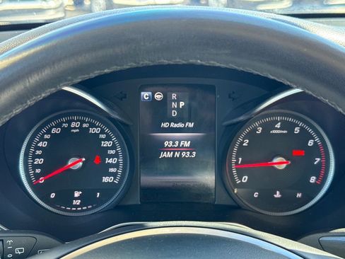 Used 2018 Mercedes-Benz GLC 300 4MATIC image 16