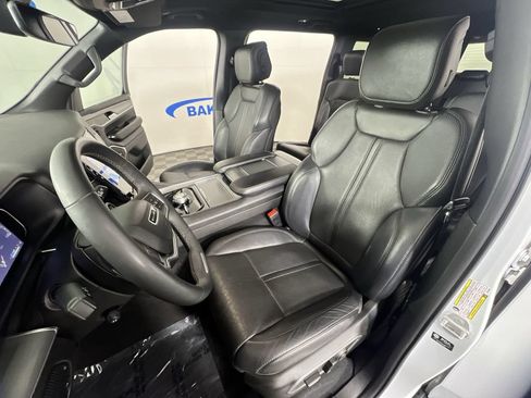 Used 2023 Jeep Wagoneer Series II AWD/4WD image 21