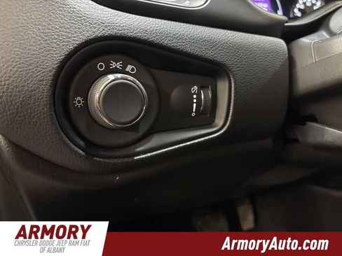 Used 2023 Jeep Renegade Latitude image 10