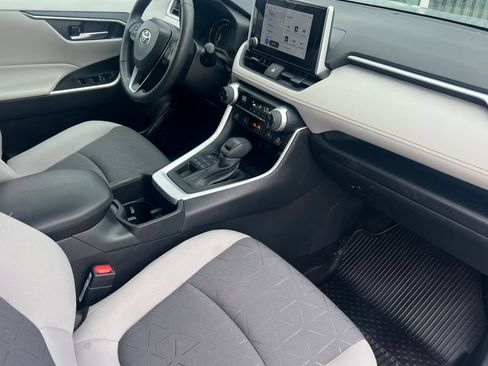 Used 2025 Toyota RAV4 XLE w/ Convenience Package AWD/4WD image 13