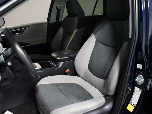 Certified 2022 Toyota RAV4 XLE w/ Convenience Package FWD image 26