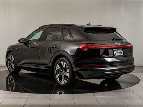 Used 2022 Audi e-tron Premium w/ Convenience Plus Package AWD/4WD image 7