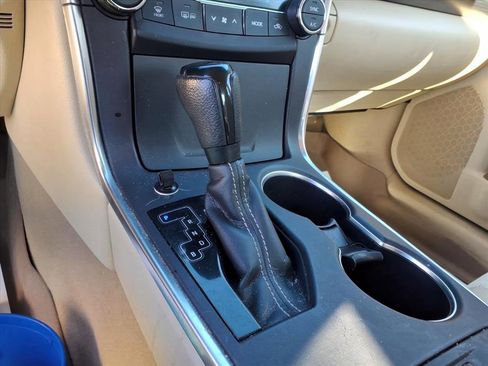 Used 2016 Toyota Camry LE image 18