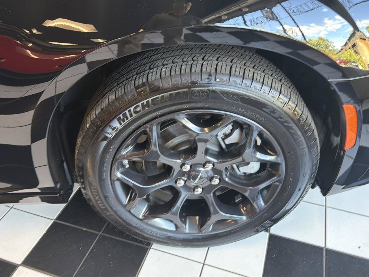 Used 2023 Chrysler 300 Touring L w/ Popular Equipment Group AWD/4WD image 6