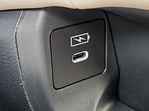 Certified 2026 Honda HR-V LX image 24