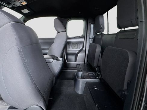Used 2019 Toyota Tacoma TRD Off-Road AWD/4WD image 12