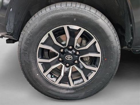 Used 2022 Toyota Tacoma TRD Sport w/ Technology Package AWD/4WD image 21