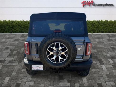 Used 2023 Ford Bronco Badlands image 9