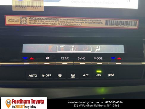 Used 2025 Toyota Sienna LE image 27