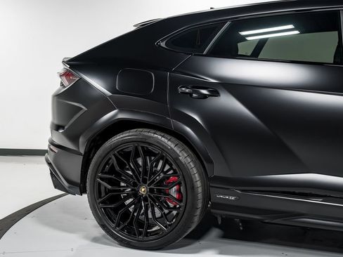 Used 2025 Lamborghini Urus SE image 56