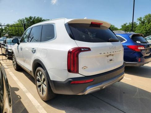 Used 2022 Kia Telluride S FWD image 3