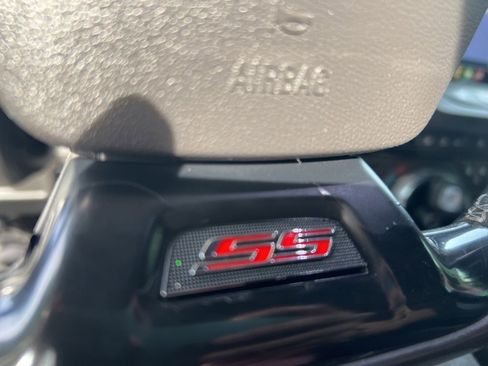 Used 2019 Chevrolet Camaro SS image 7