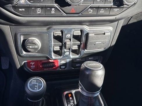 Used 2020 Jeep Gladiator Rubicon image 15