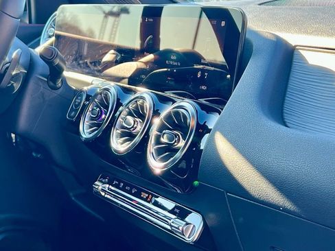 Certified 2023 Mercedes-Benz GLA 250 4MATIC image 19