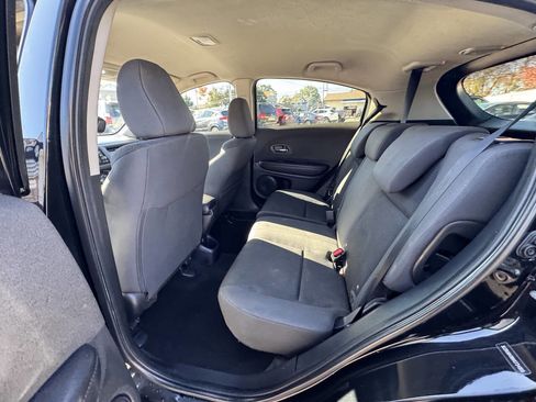 Used 2019 Honda HR-V LX image 32