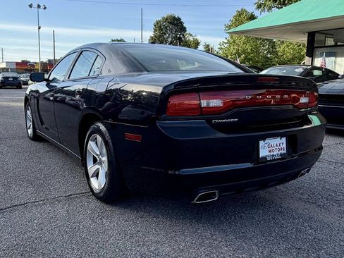 Used 2012 Dodge Charger SE w/ Connectivity Group RWD image 5