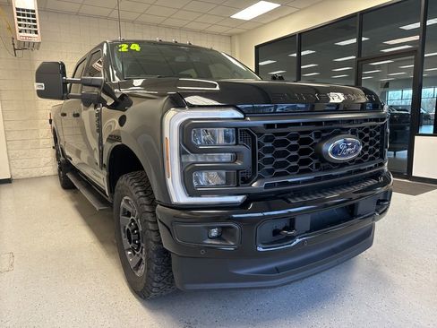 Used 2024 Ford F250 Lariat w/ Lariat Ultimate Package AWD/4WD image 38