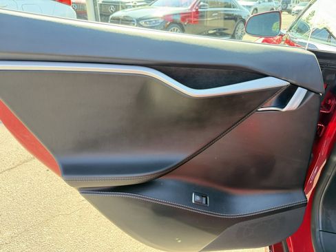 Used 2018 Tesla Model S 100D image 26