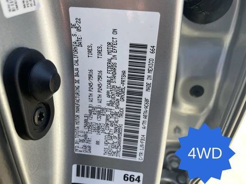 Used 2022 Toyota Tacoma SR AWD/4WD image 31